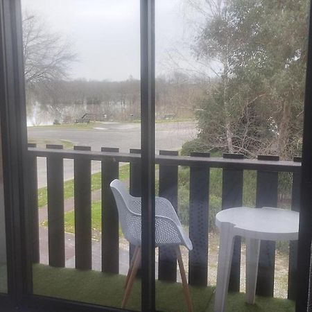 Ferienwohnung Studio Tout Confort Au Bord Du Lac D'Estey Dax Exterior foto